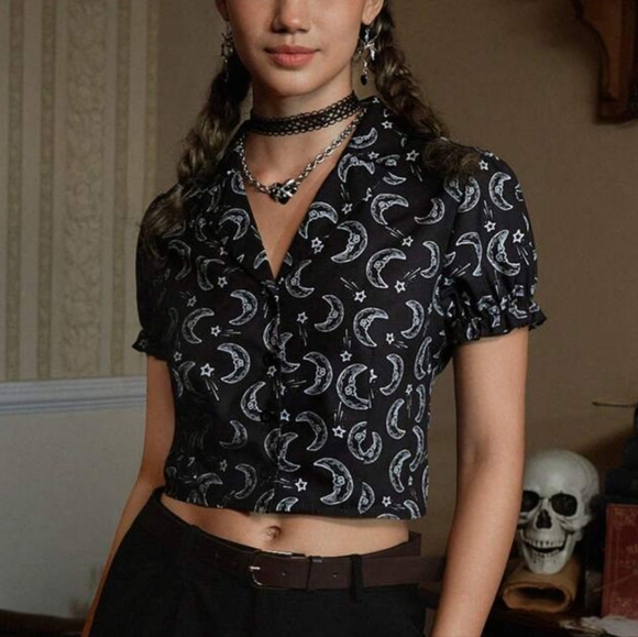 ROMWE Academia Moon & Star Print Button Front Crop Shirt - Picture 1 of 7